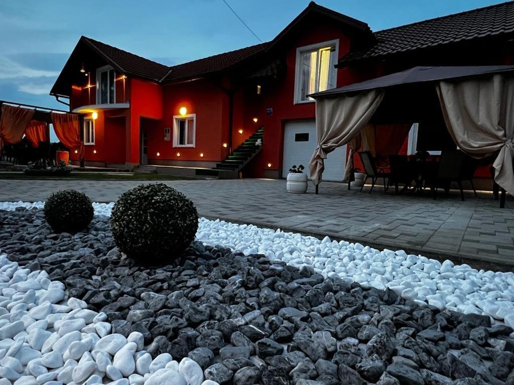 Luxury Apartment Megy Otocac Bagian luar foto