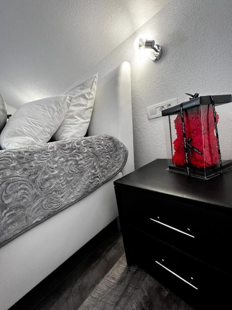 Luxury Apartment Megy Otocac Bagian luar foto