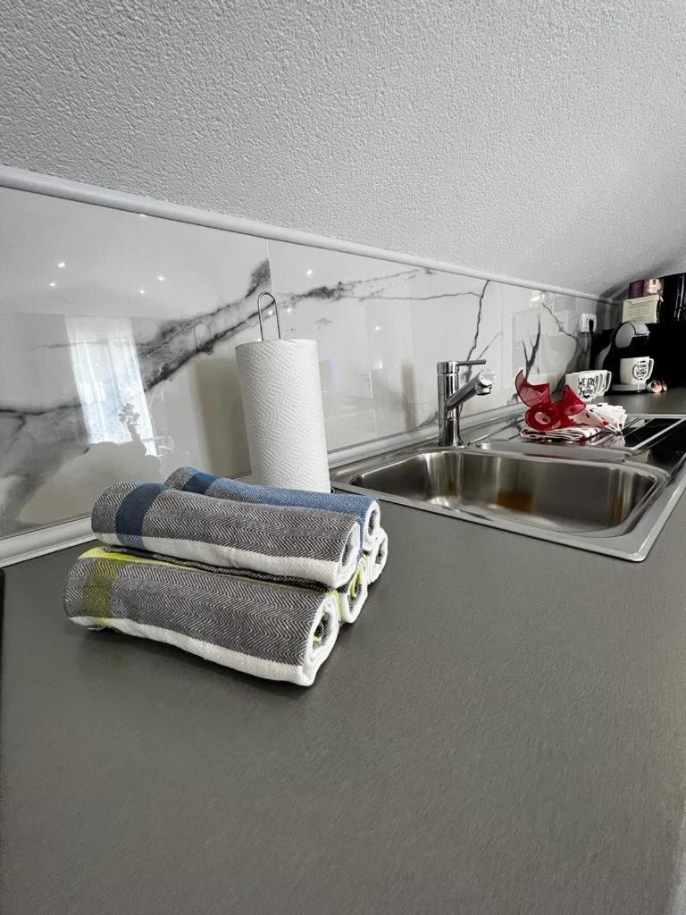 Luxury Apartment Megy Otocac Bagian luar foto
